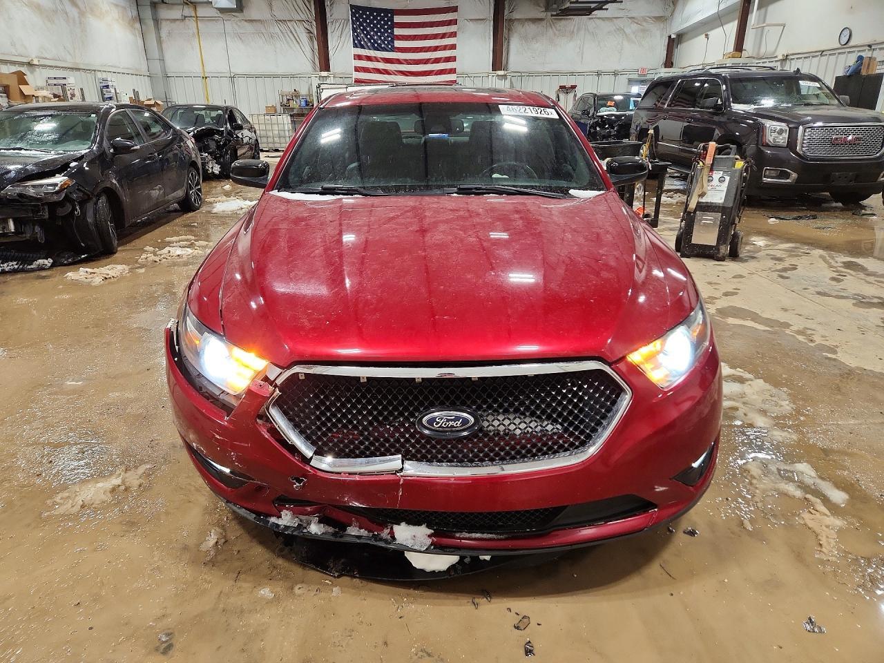 2017 Ford Taurus Sho - Фото 5