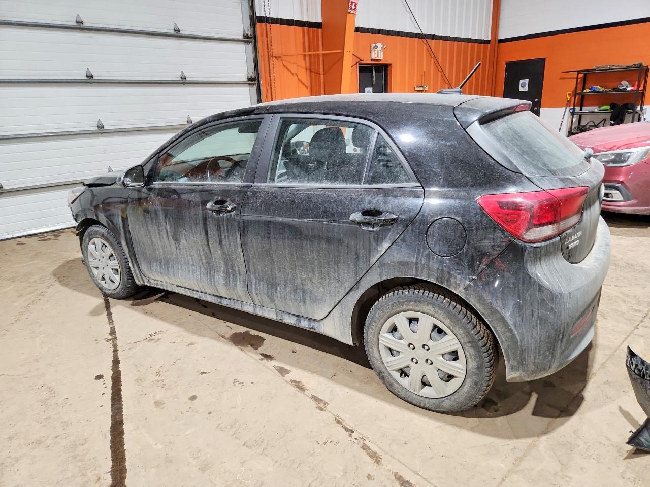 2022 Kia Rio 5-Door S - Фото 2