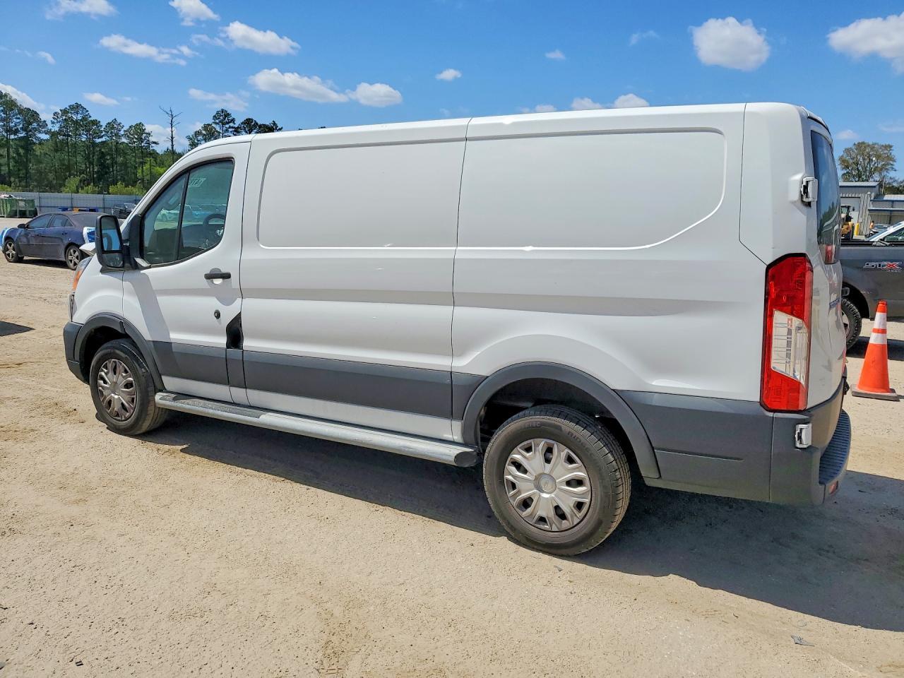 2020 Ford Transit 250 Delivery Van - Фото 2