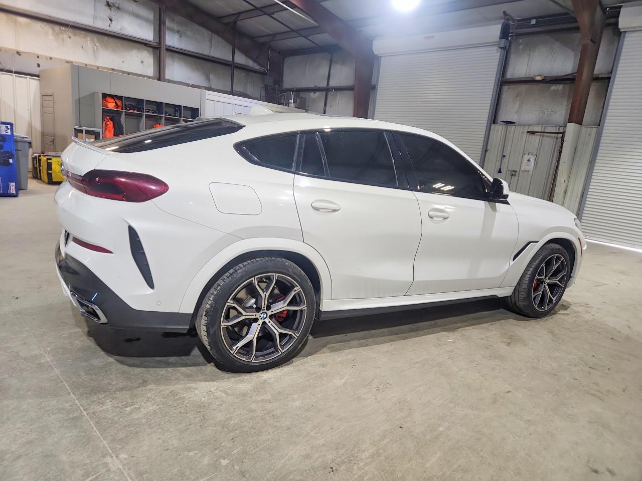 2021 BMW X6 xDrive40I - Фото 3