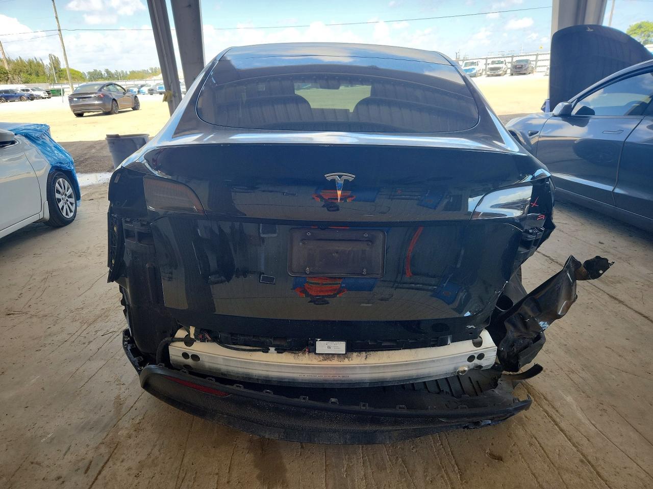 2024 Tesla Model Y - Фото 6