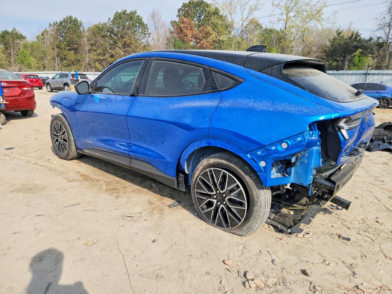 2025 Ford Mustang Mach-E Premium - Фото 2