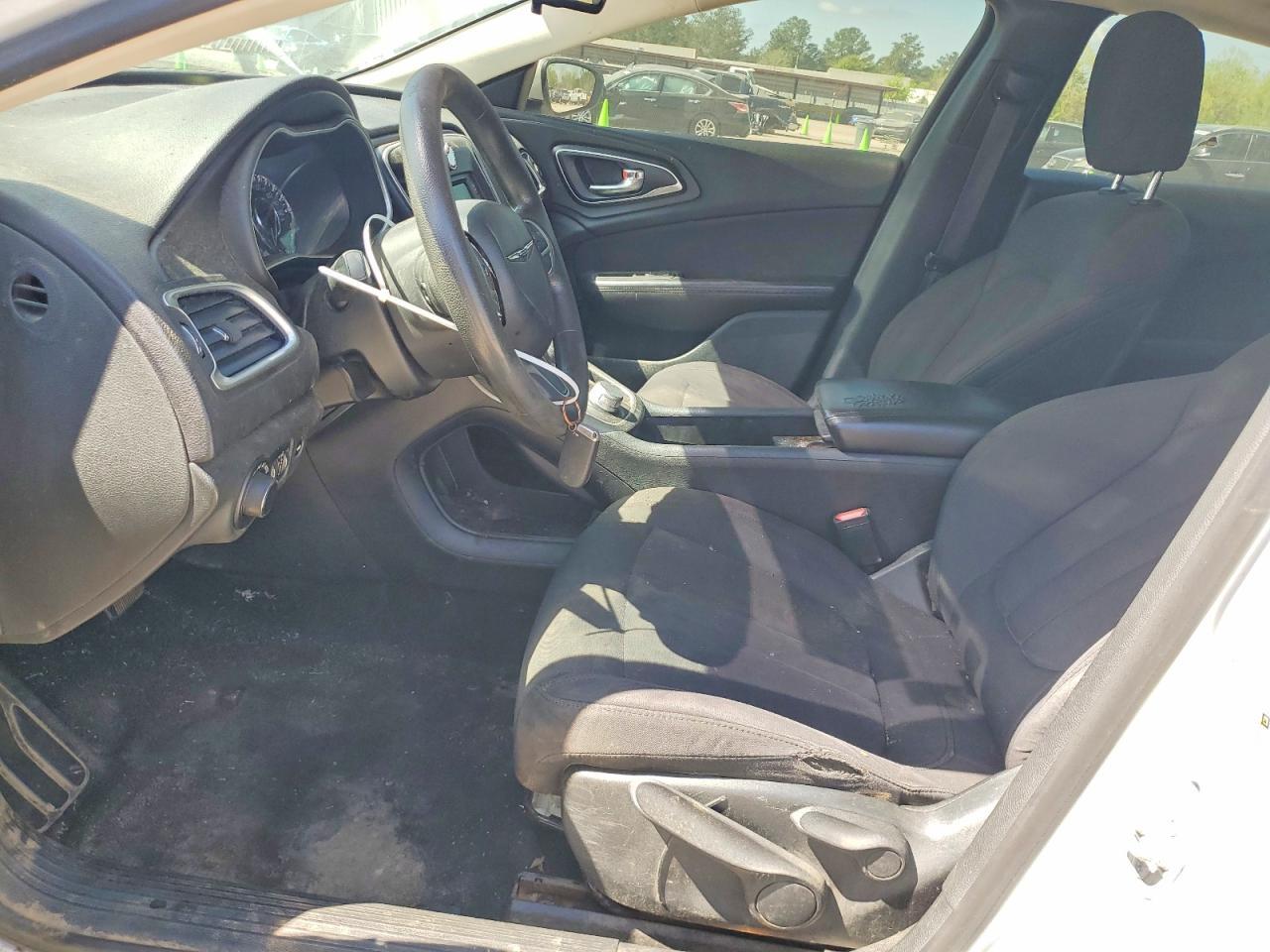 2015 Chrysler 200 Limited - Image 7