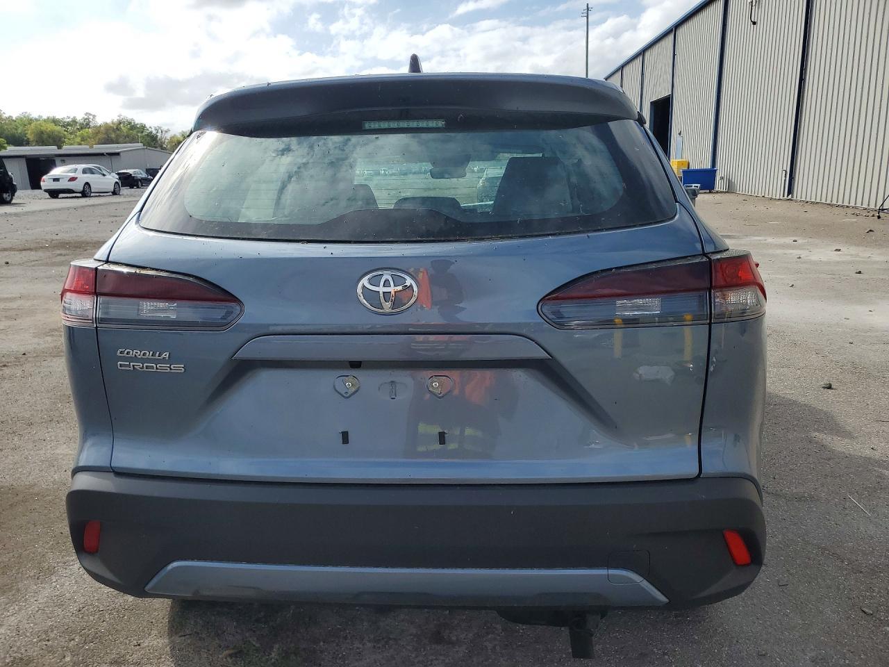 2026 Toyota Corolla Cross L - Image 6