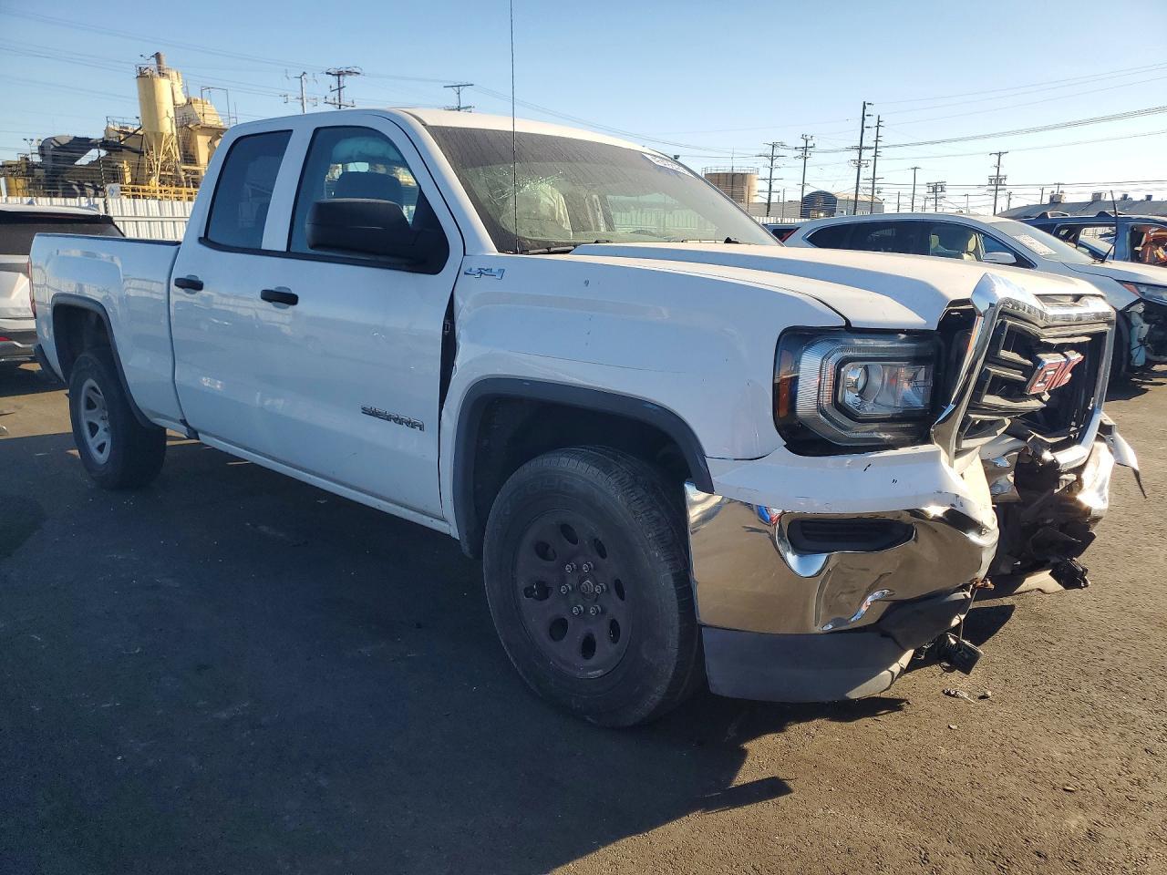 2017 GMC Sierra K1500 - Фото 4