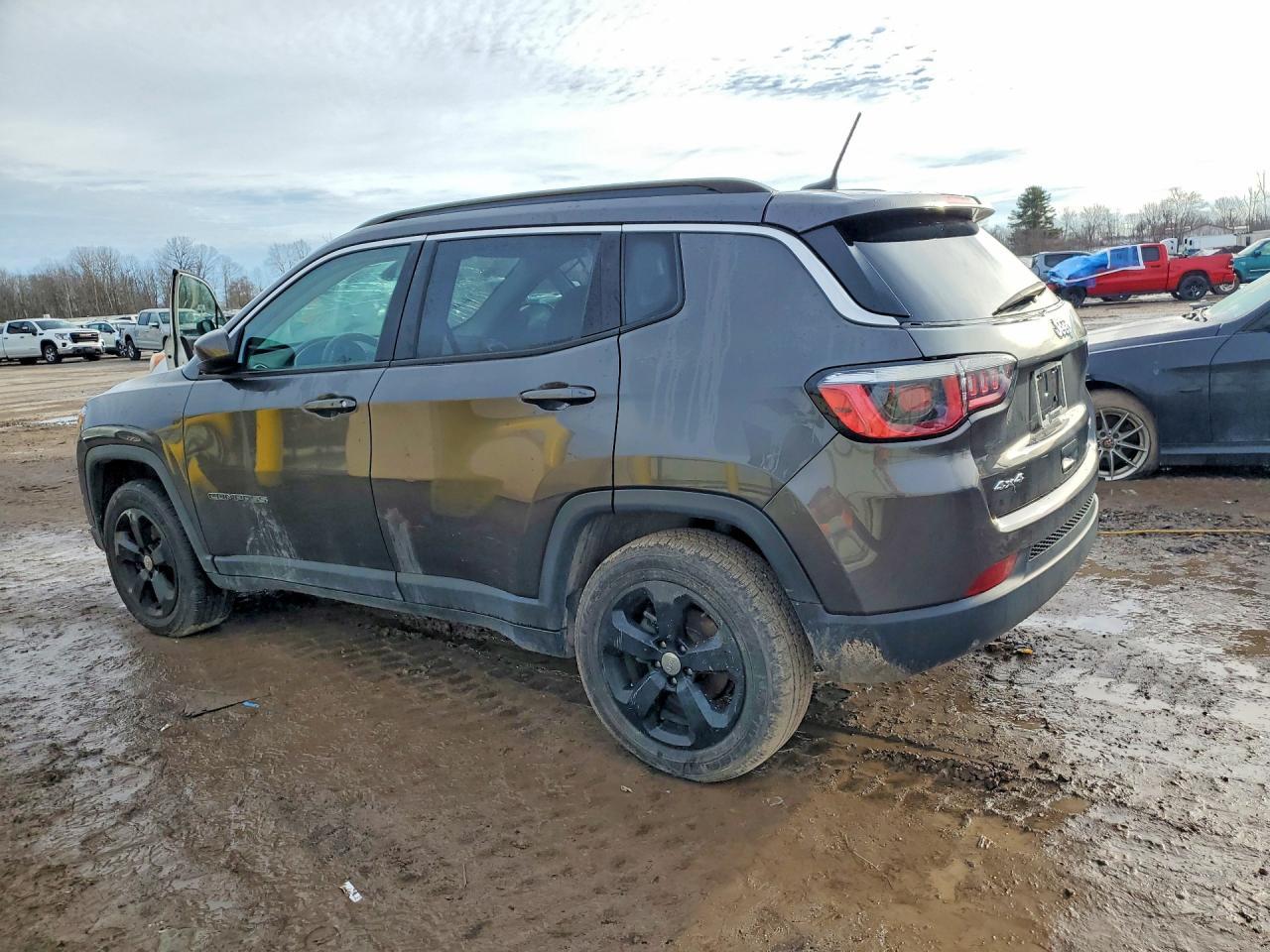 2018 Jeep Compass Latitude - Image 2