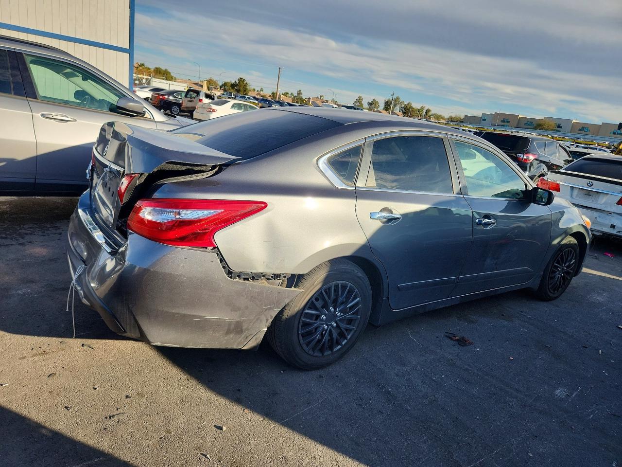 2017 Nissan Altima 2.5 - Фото 3