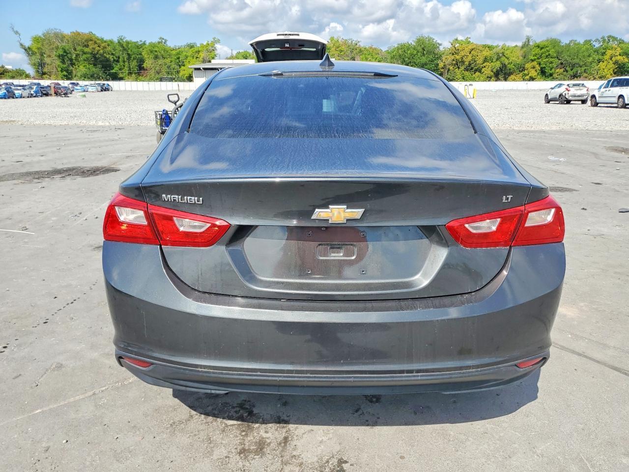 2017 Chevrolet Malibu Lt - Image 6