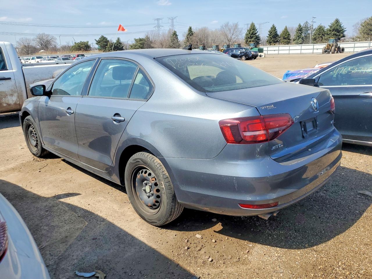 2016 Volkswagen Jetta S - Фото 2
