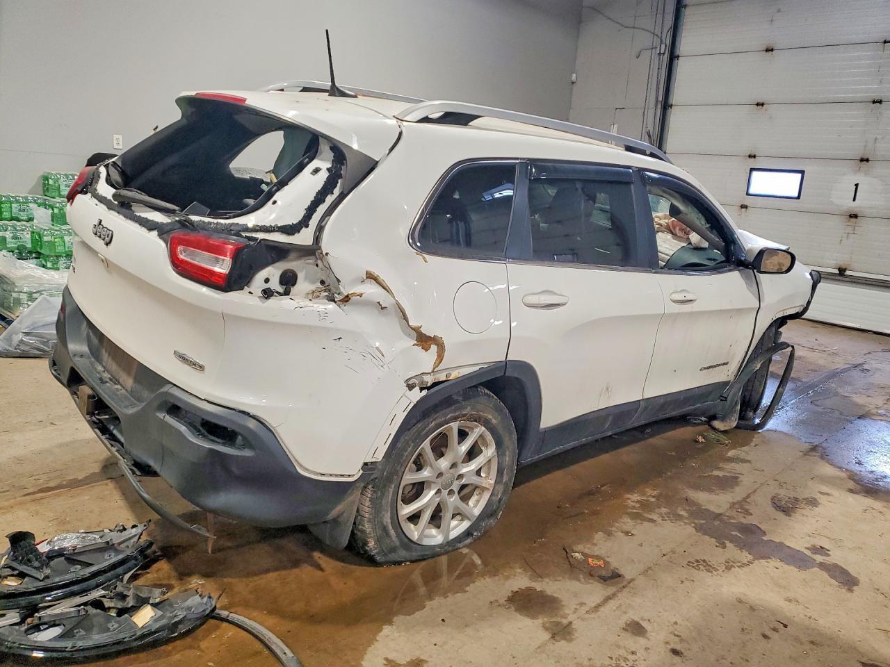 2016 Jeep Cherokee Latitude - Image 3