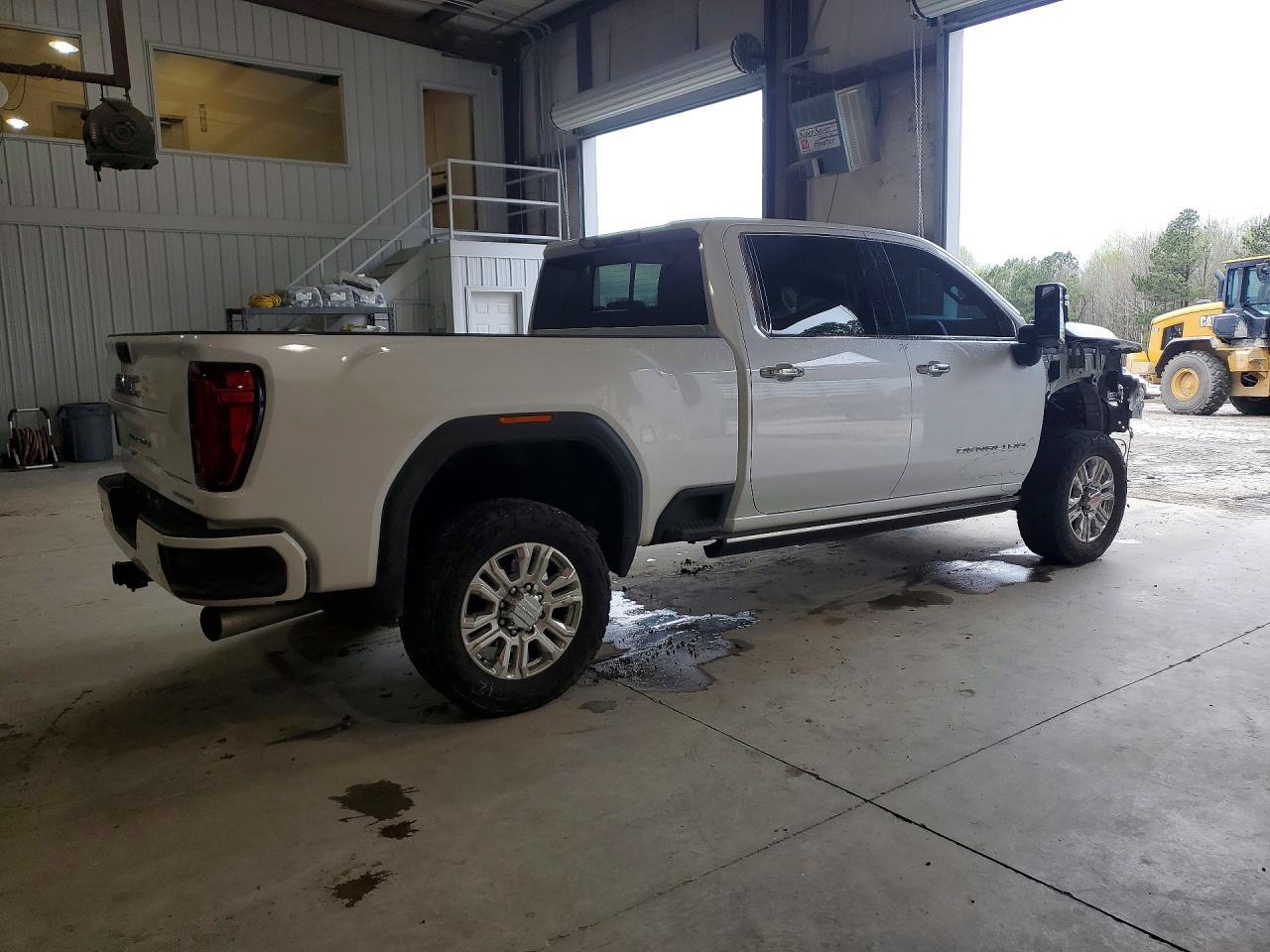 2022 GMC Sierra K2500 Denali - Image 3