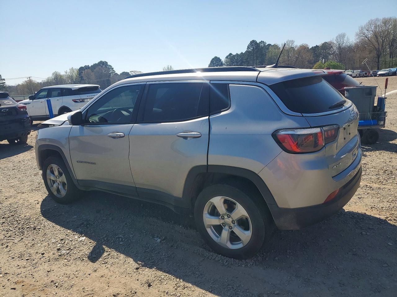2019 Jeep Compass Latitude - Image 2