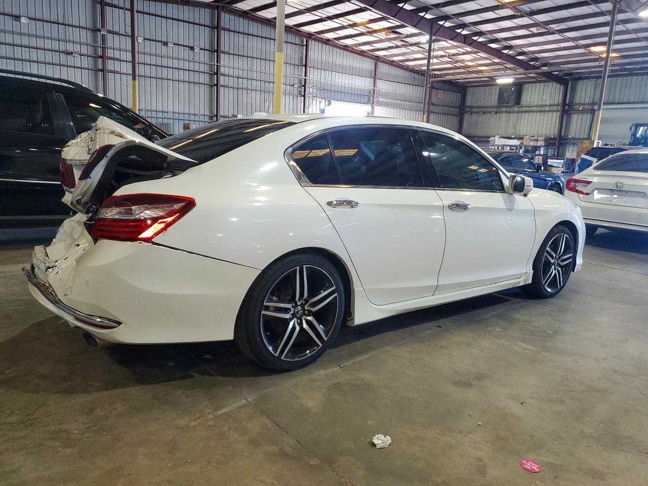 2017 Honda Accord - Image 3