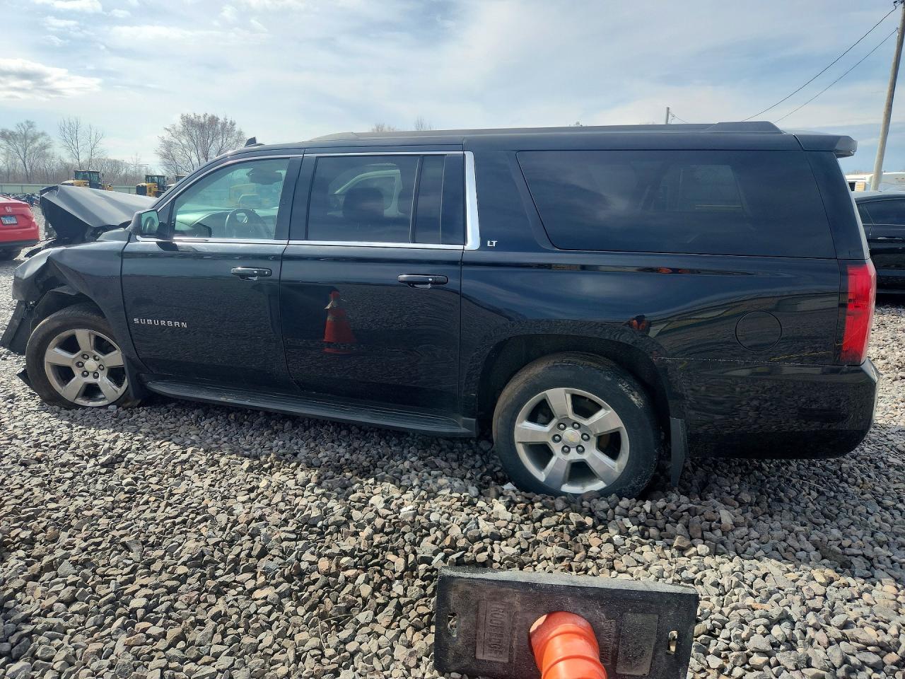 2016 Chevrolet Suburban K1500 Lt - Image 2