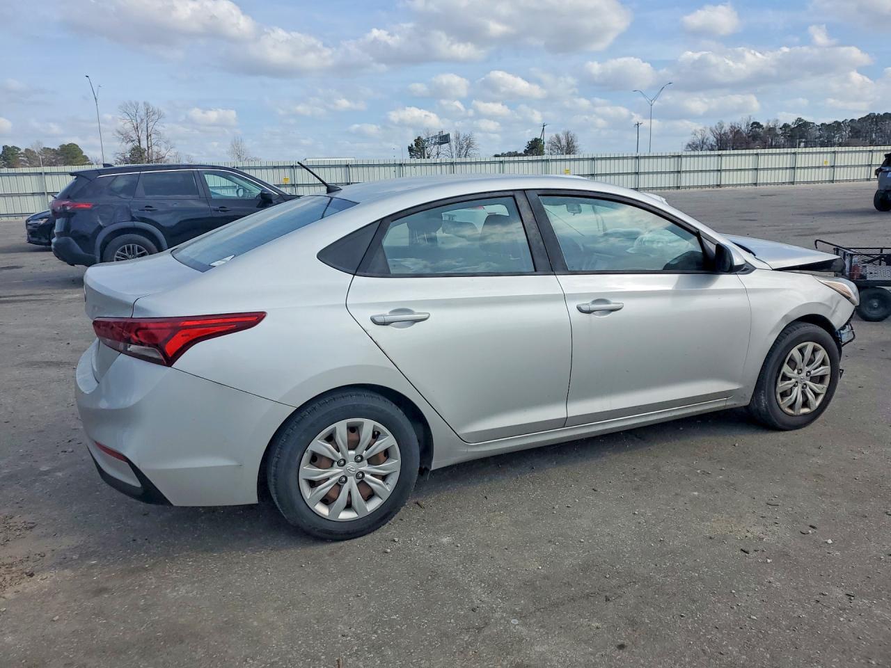 2018 Hyundai Accent Se - Фото 3