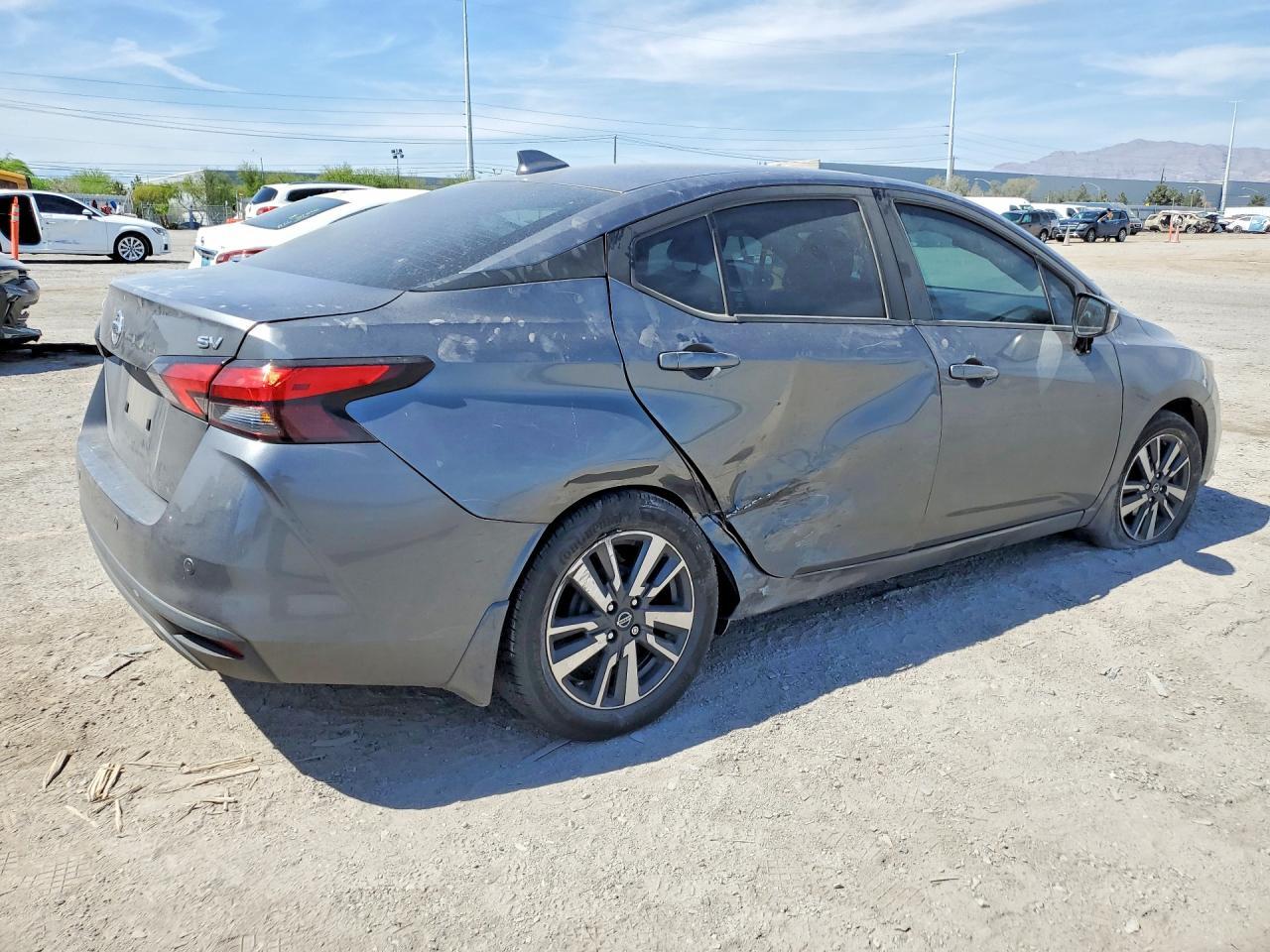 2021 Nissan Versa Sv - Фото 3