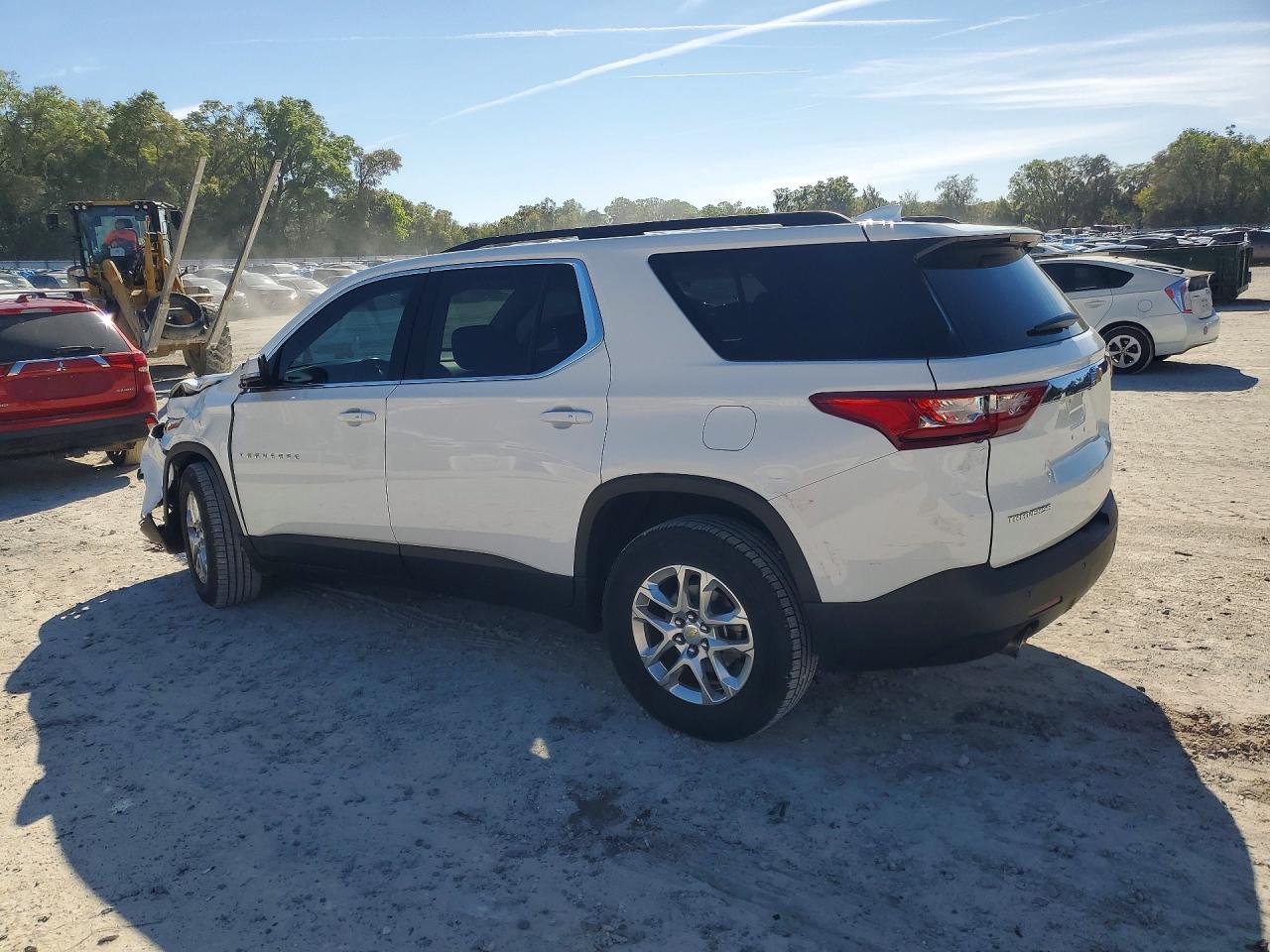 2019 Chevrolet Traverse Lt - Image 2