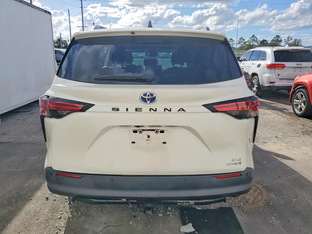 2021 Toyota Sienna Xle 8-Passenger - Фото 6