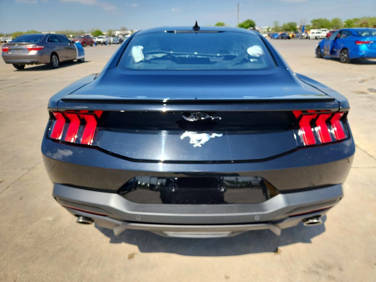 2025 Ford Mustang - Image 6