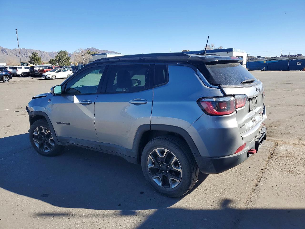 2017 Jeep Compass Trailhawk - Image 2