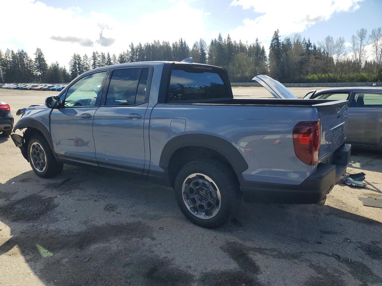 2024 Honda Ridgeline Sport - Image 2