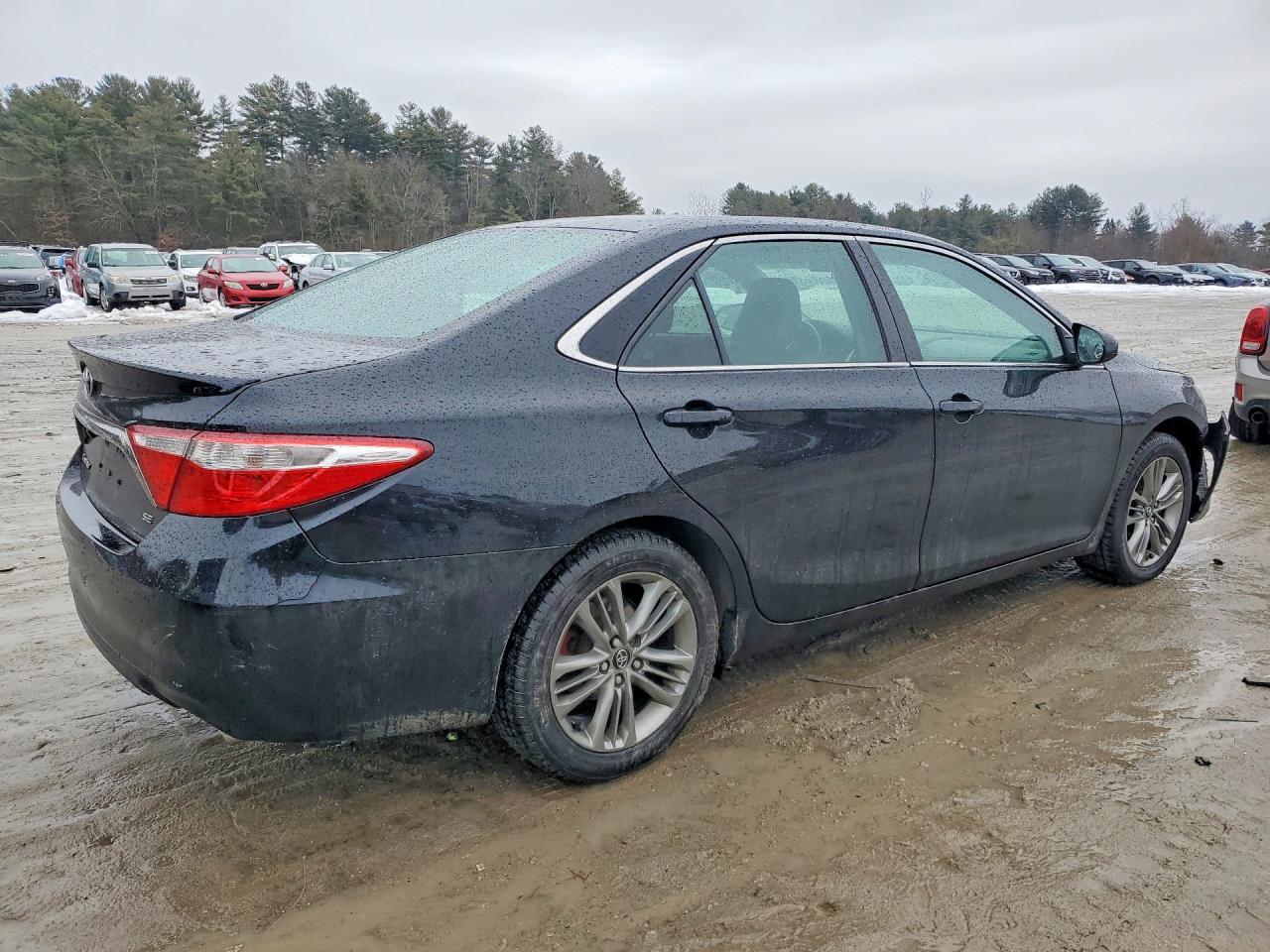 2017 Toyota Camry Se - Image 3
