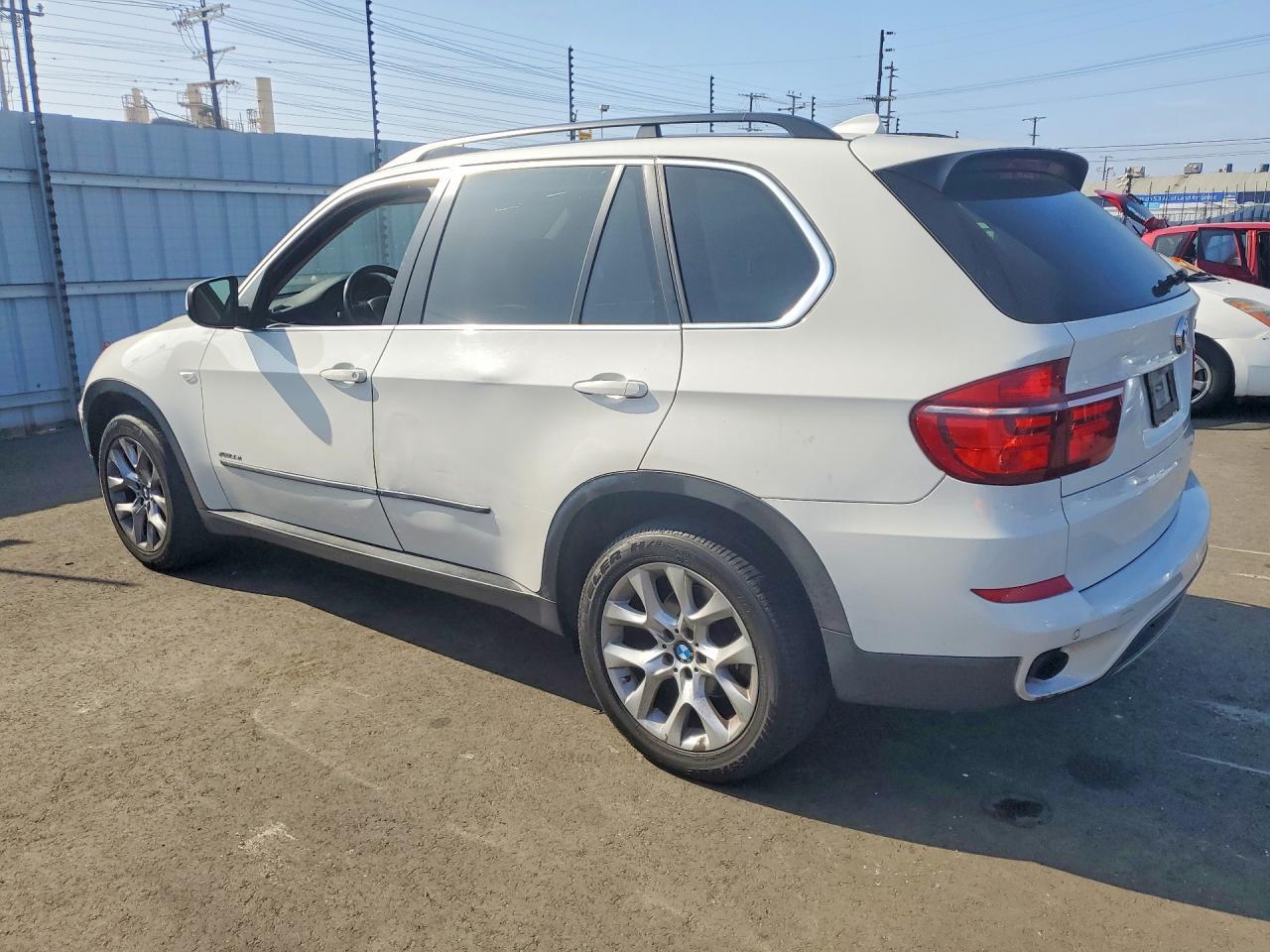 2013 BMW X5 xDrive35I - Фото 2