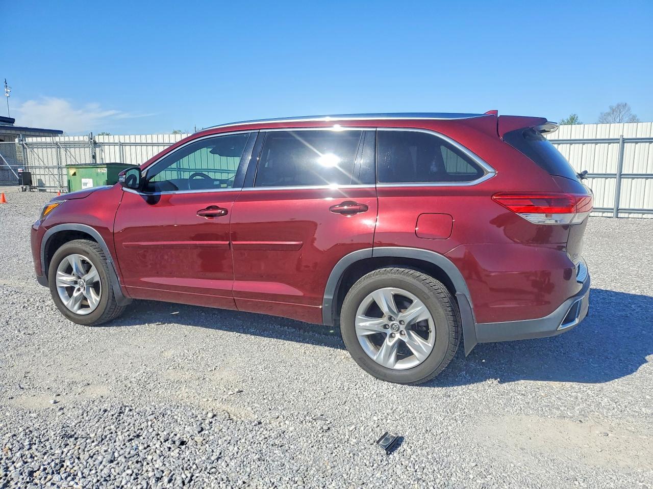 2017 Toyota Highlander Limited - Фото 2