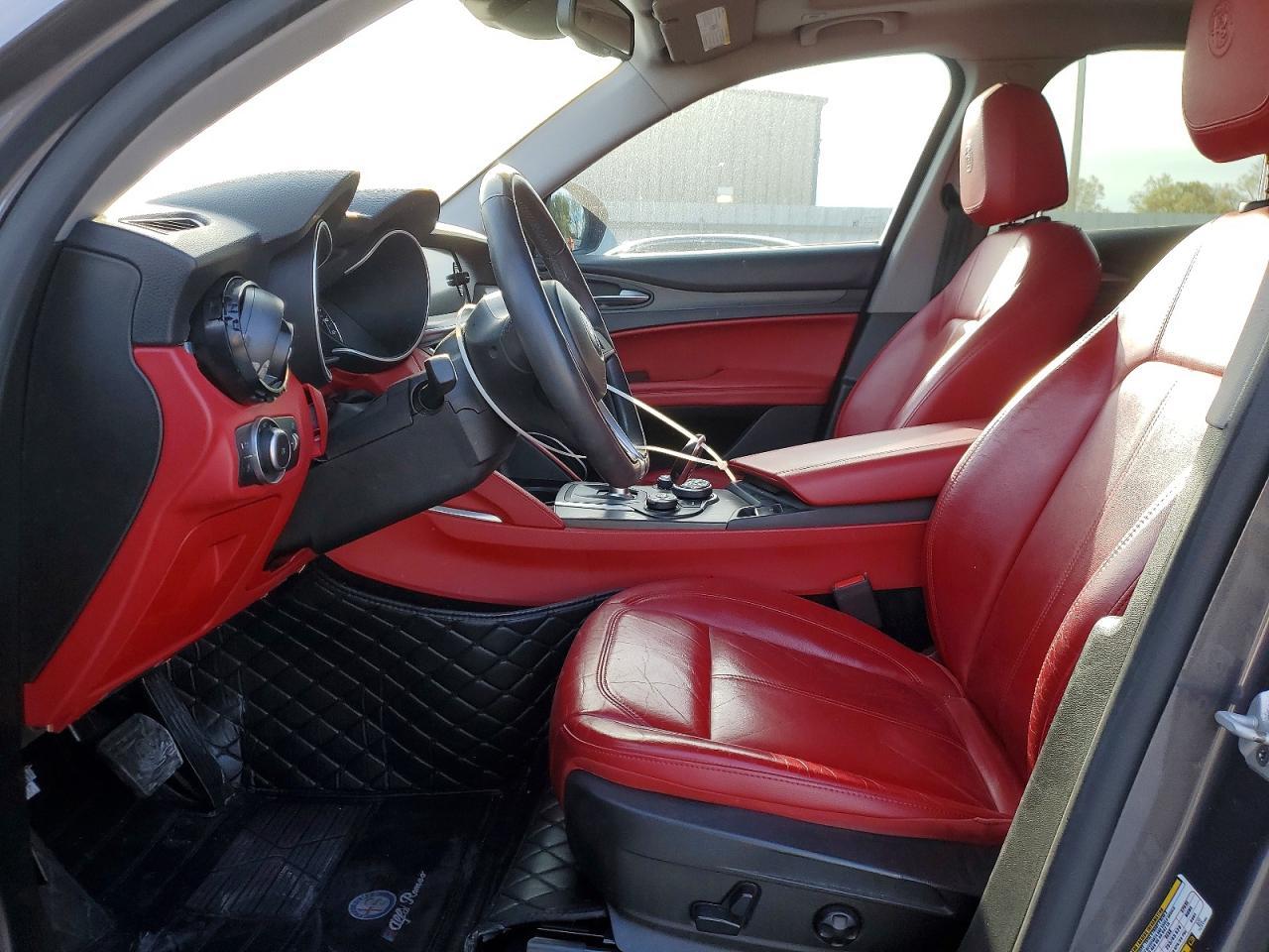 2019 Alfa Romeo Stelvio Ti - Image 7