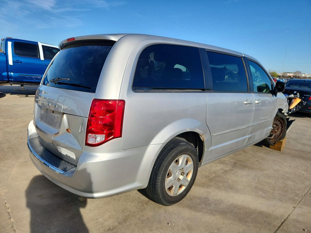 2011 Dodge Grand Caravan Express - Image 3