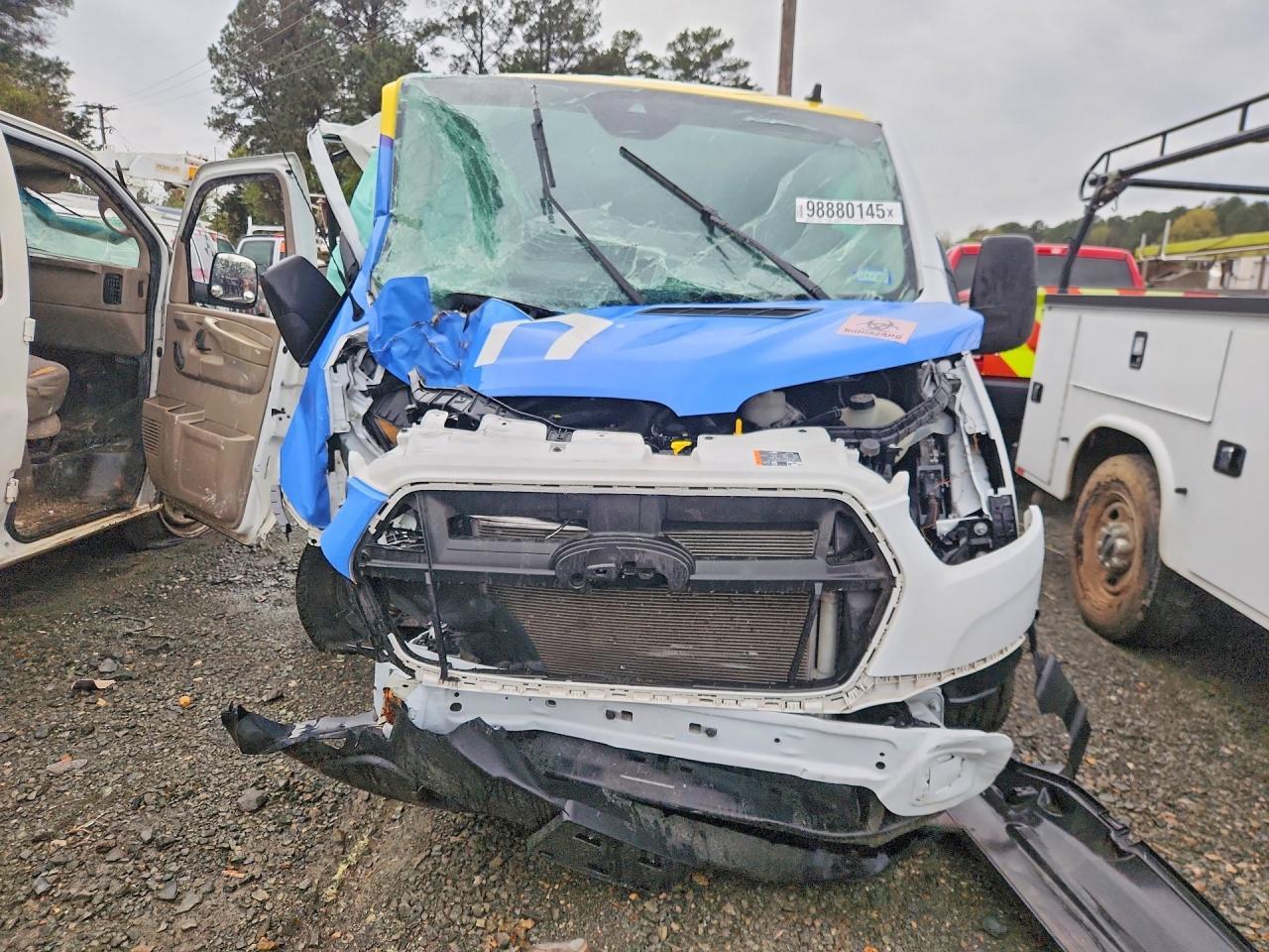 2024 Ford Transit 150 Low Roof Delivery Van - Фото 5