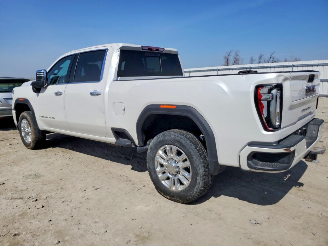 2021 GMC Sierra - Image 2