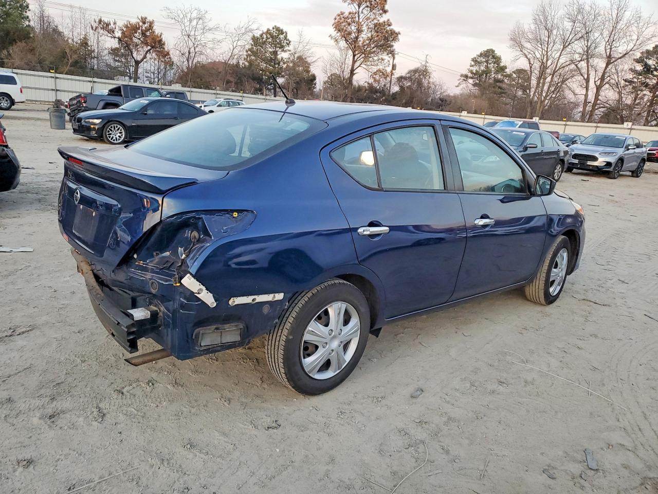 2018 Nissan Versa S - Image 3