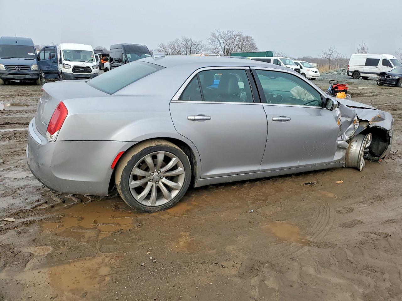 2018 Chrysler 300 Limited - Image 3