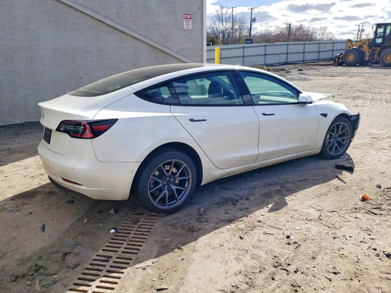 2021 Tesla Model 3 - Image 3