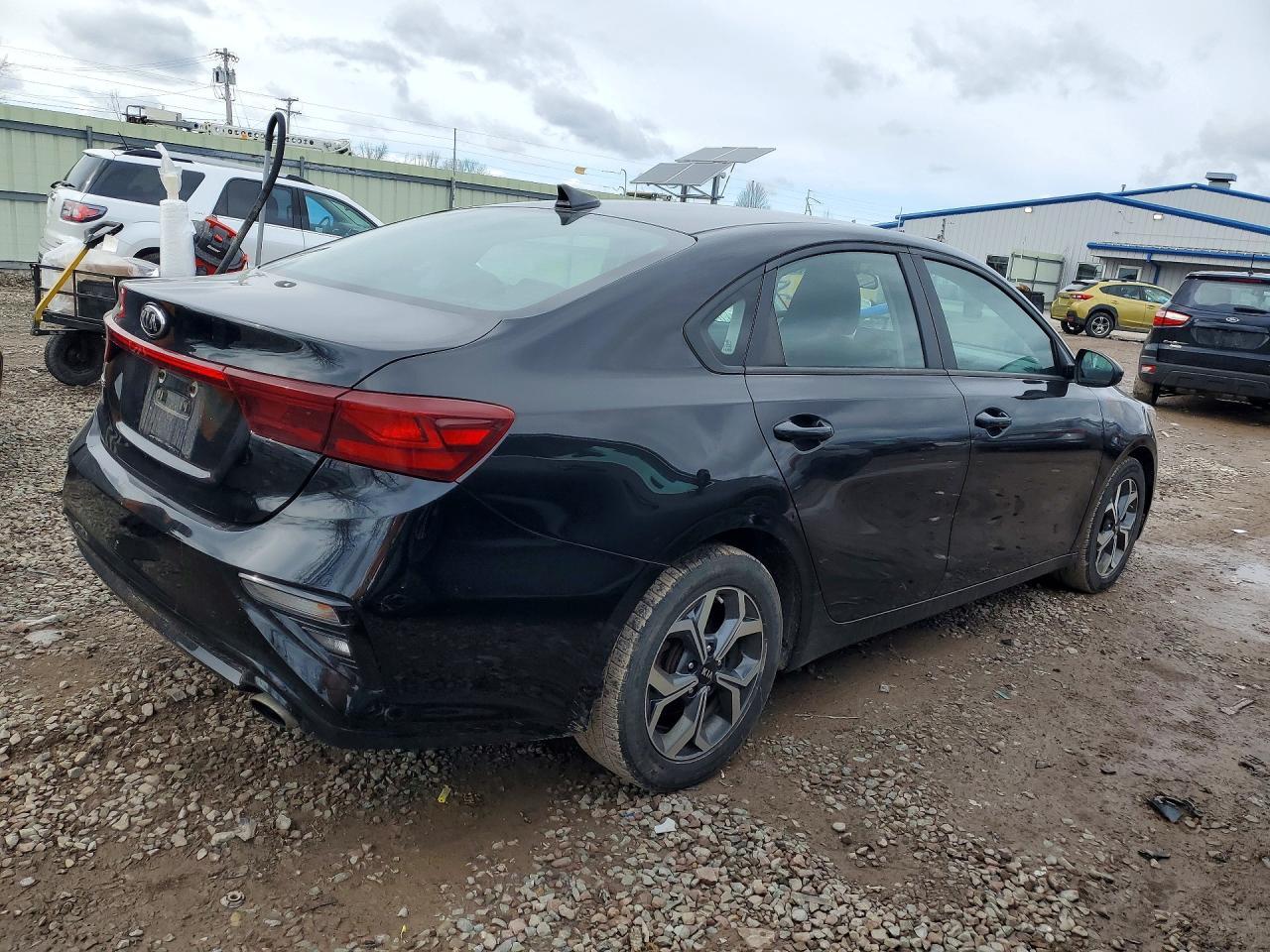 2021 Kia Forte Lxs - Image 3