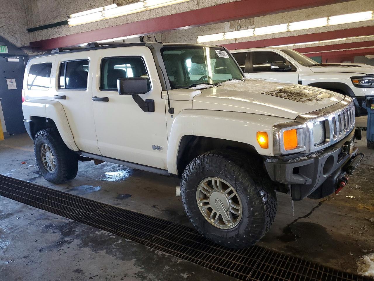2009 Hummer H3 - Image 4