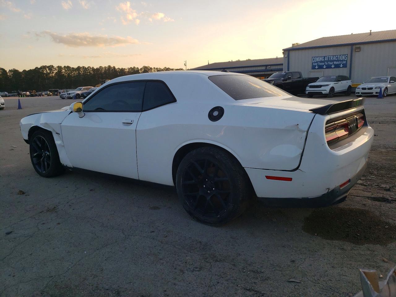 2018 Dodge Challenger Sxt - Image 2