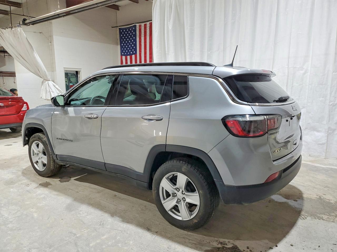 2022 Jeep Compass Latitude - Фото 2