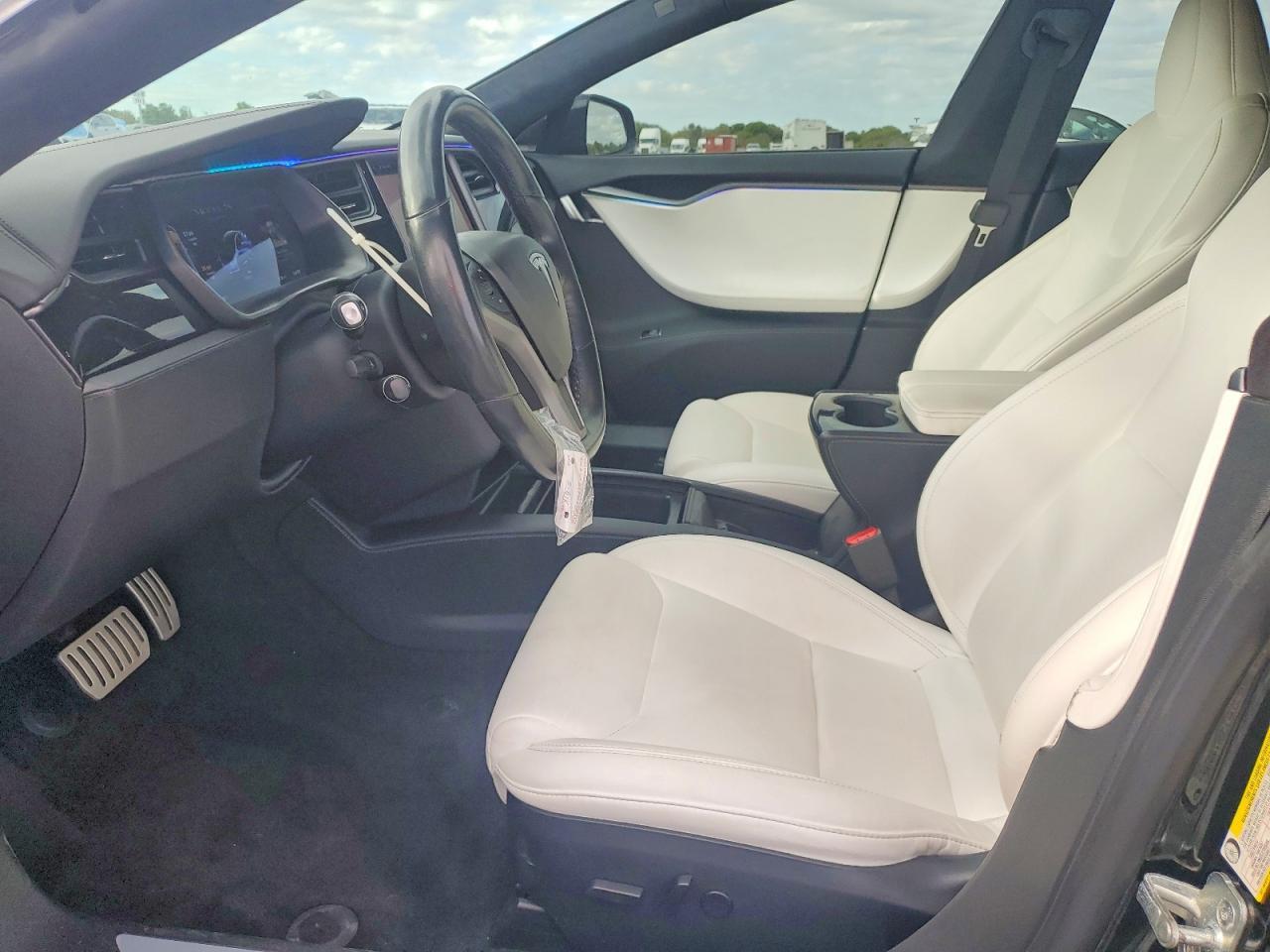 2020 Tesla Model S - Фото 7