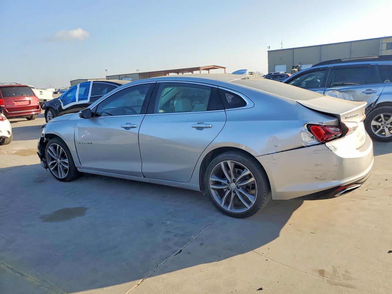2020 Chevrolet Malibu Premier - Фото 2