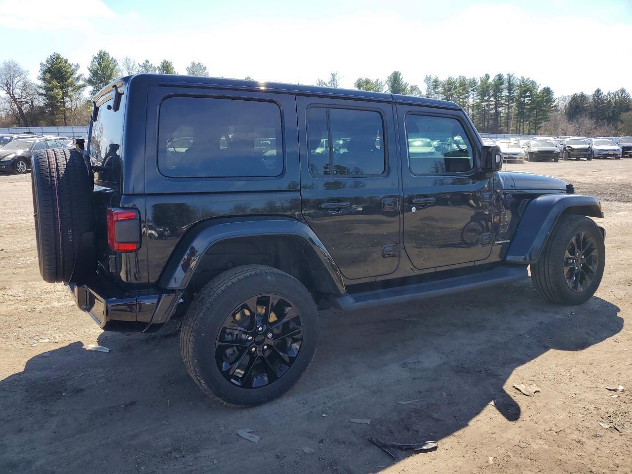 2023 Jeep Wrangler Sahara - Image 3