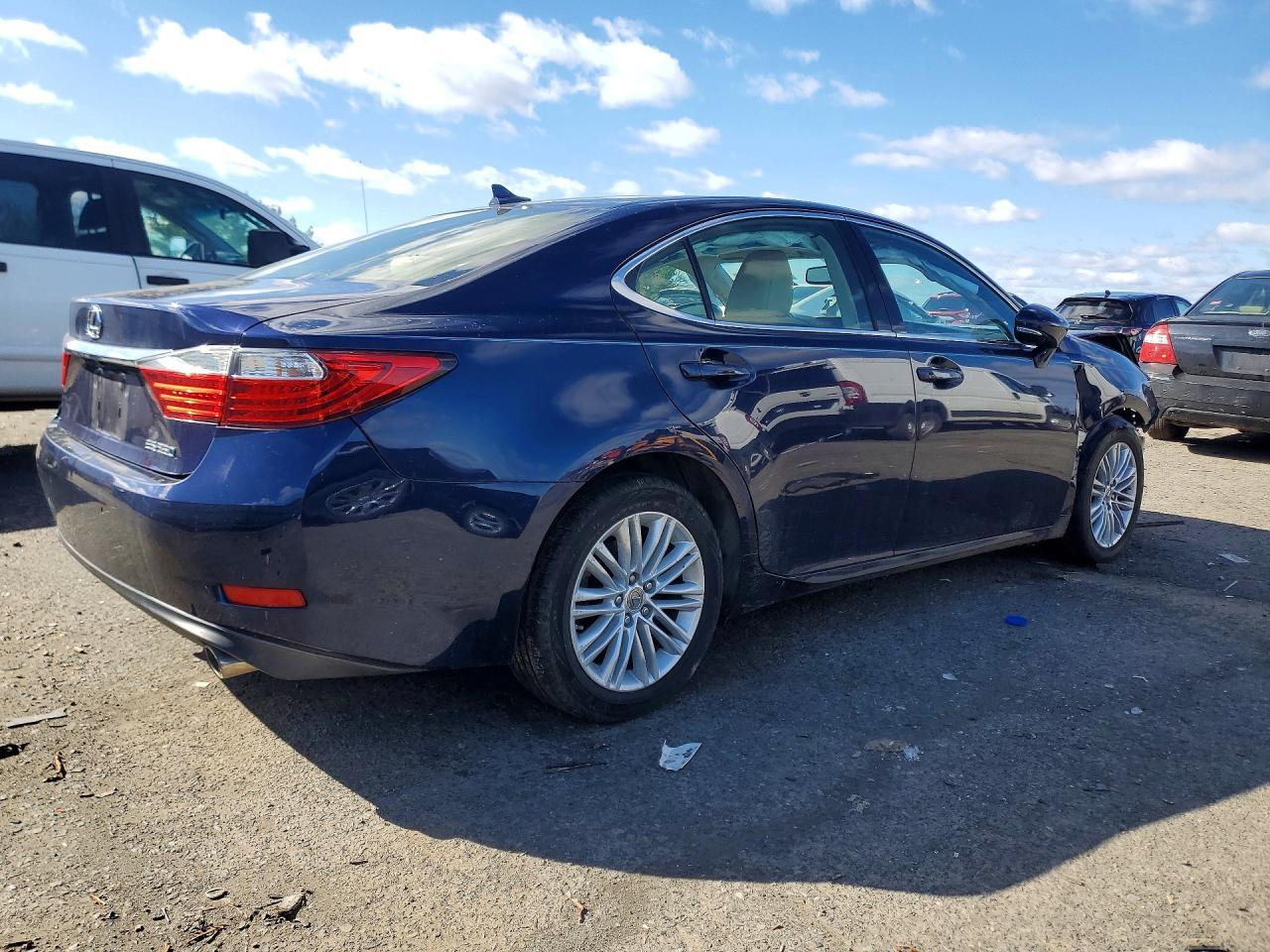 2014 Lexus Es 350 Base - Image 3