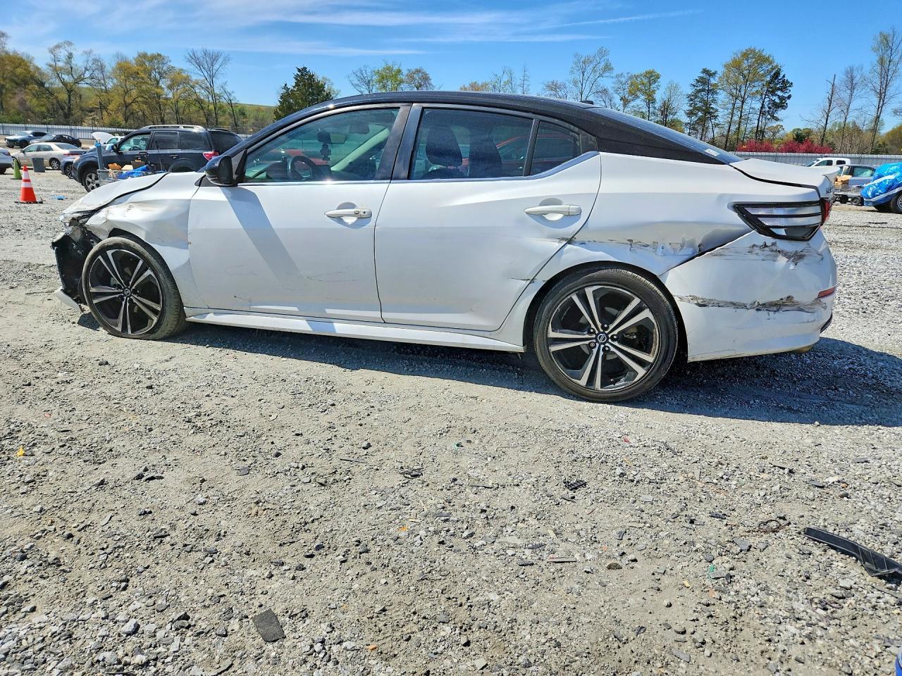 2020 Nissan Sentra Sr - Image 2