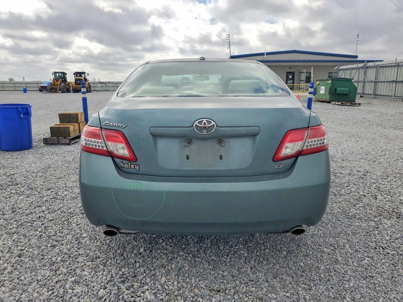 2010 Toyota Camry Le V6 - Image 6