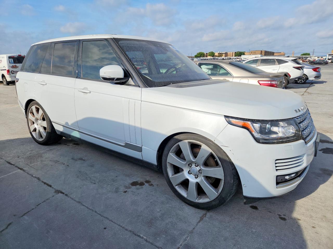 2017 Land Rover Range Rover Supercharged - Image 4