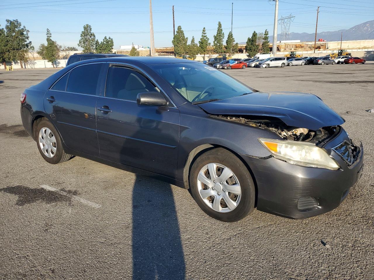 2010 Toyota Camry Le - Фото 4