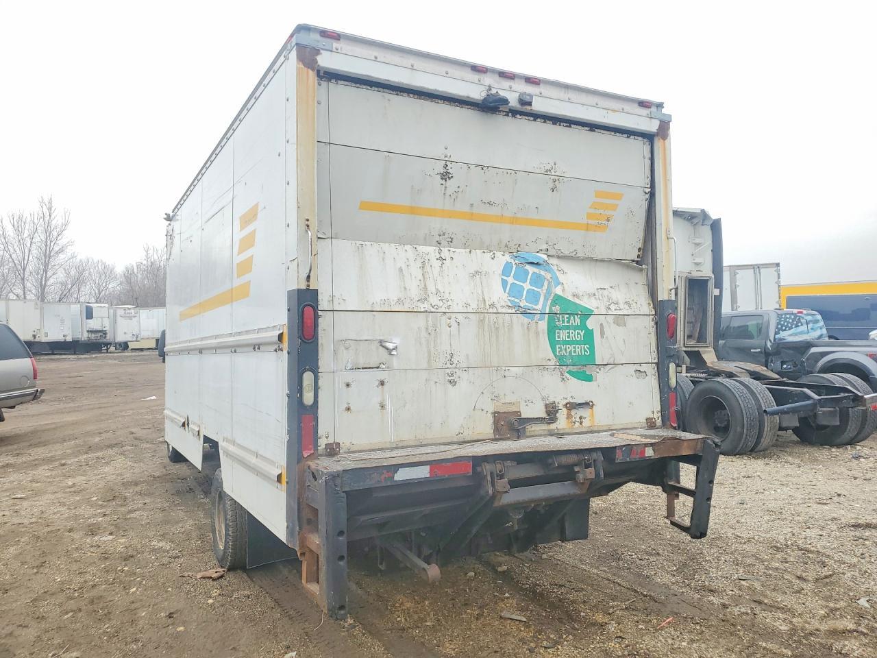 2011 GMC Savana Cutaway G3500 - Фото 2