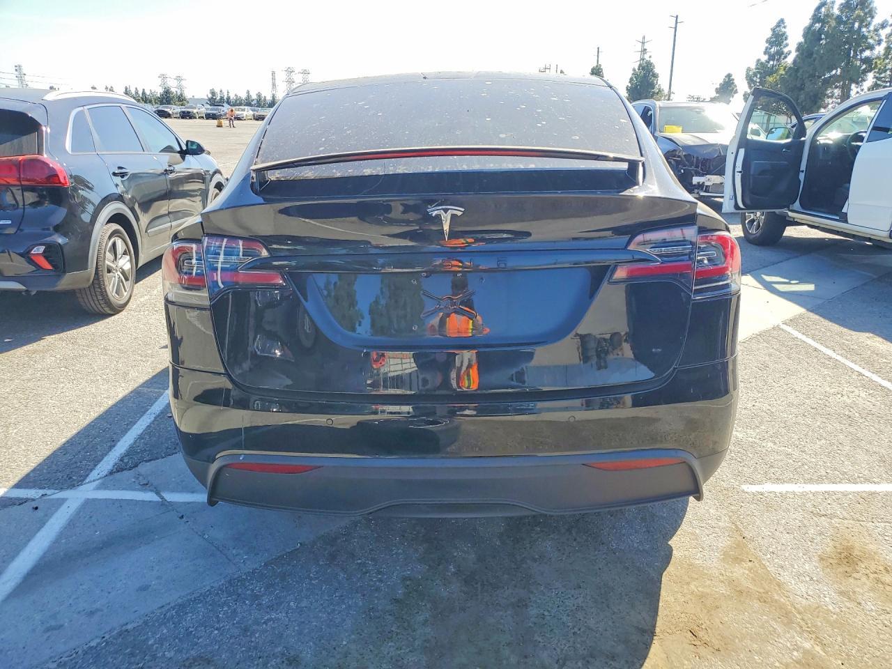 2022 Tesla Model X - Фото 6