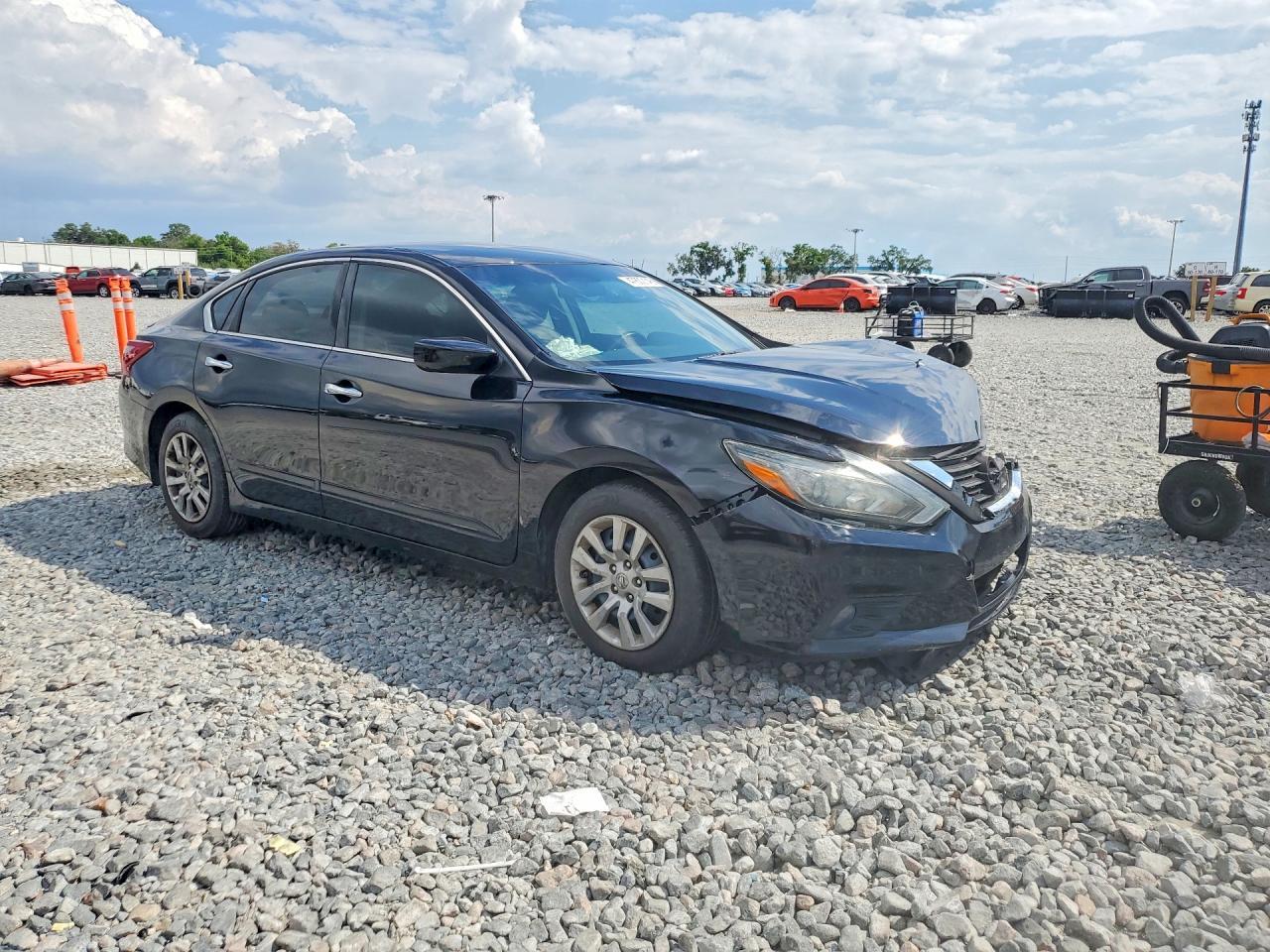 2018 Nissan Altima S - Image 4